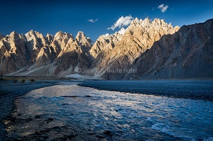hunza valley travel guide - Hunza River